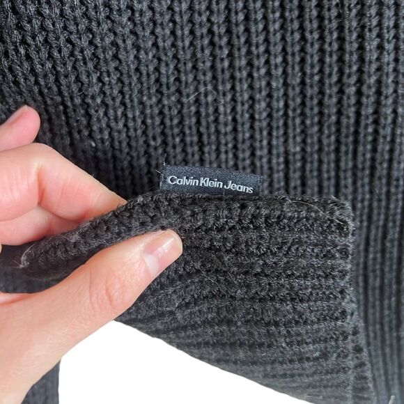 Calvin Klein jeans Black and White V-Neck Women's Sweater - Picture 7 of 9